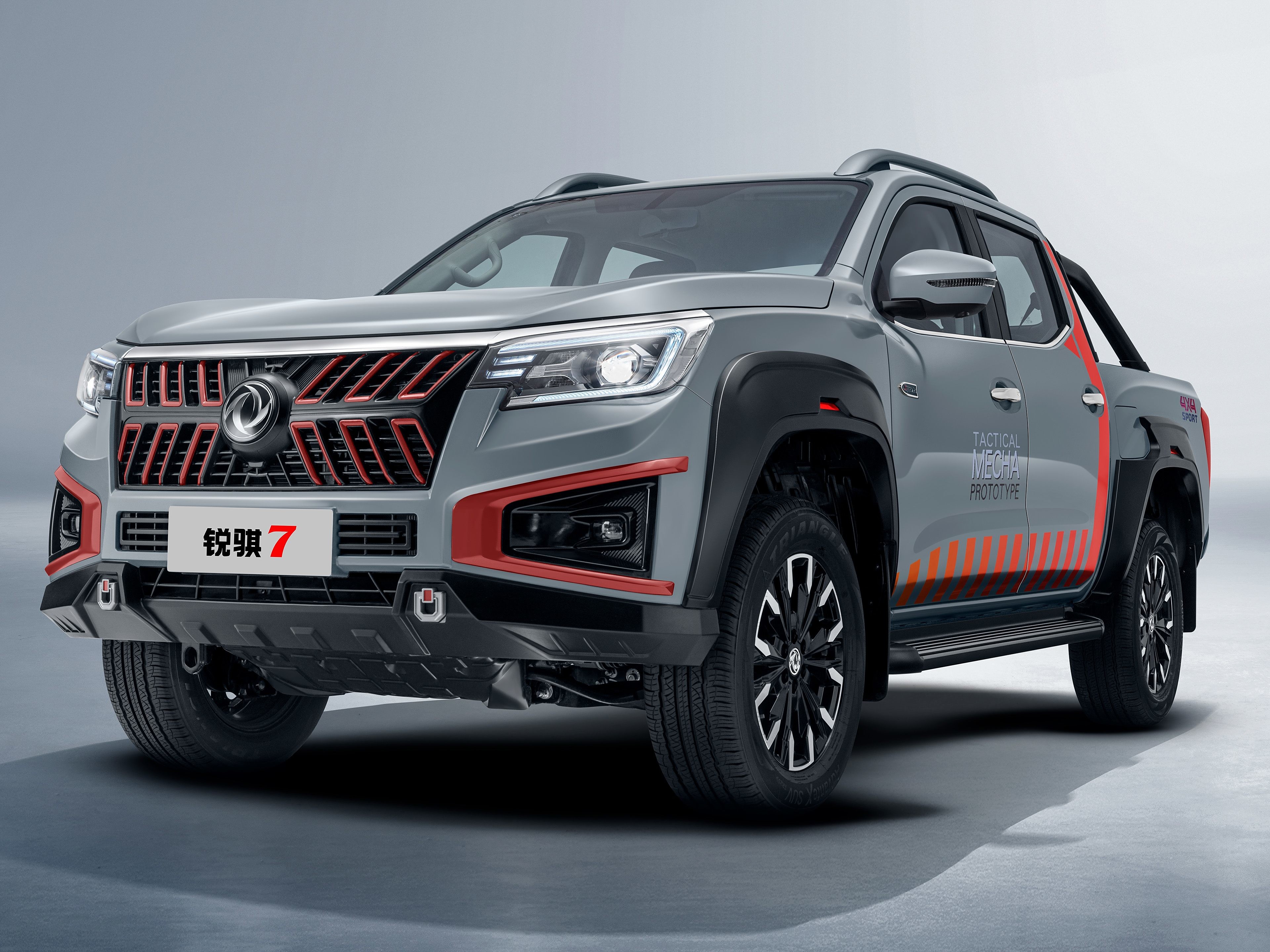 Dongfeng Rich7 Pickup 4X4 Gasoline Zhengzhou Petrol And Diesel 2WD Pickup
