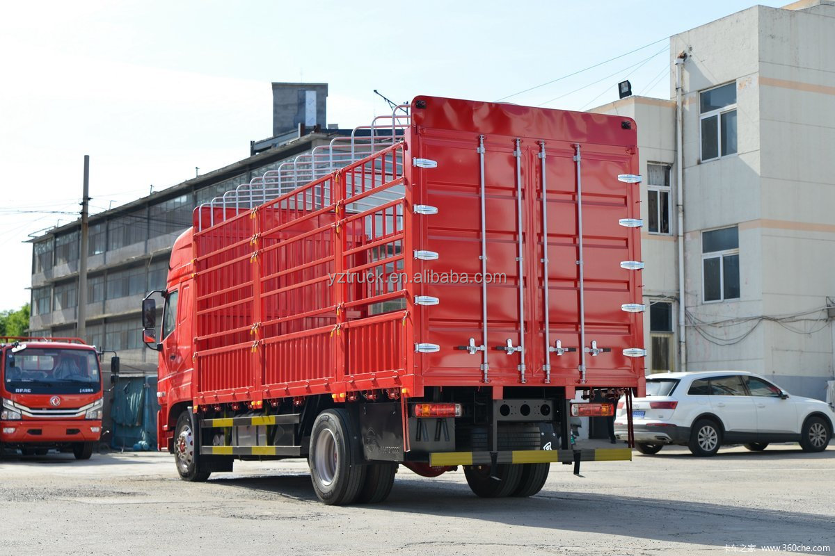 Excellent Performance Medium Fence Cargo Truck for Live Stocks and Poultry Transportation