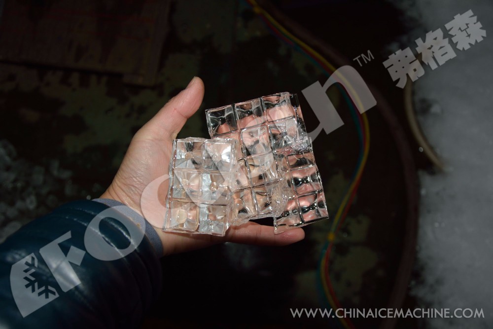 1 Ton Cube Ice Machine For Cold Drinks Edible Ice Customized