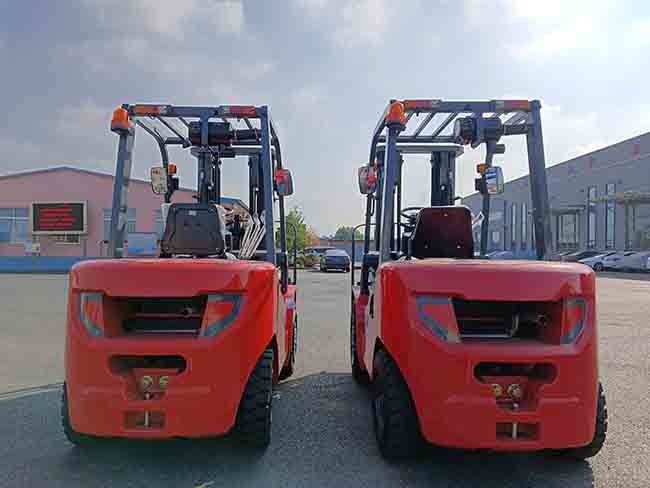 3.0 Ton Forklift Truck Diesel ISUZU Engine Warehouse forklift logistic handling equipment