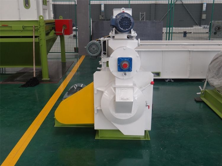 Straw And Hay Shredder Crusher Grass Chopper Machine For Animals Feed Pellet