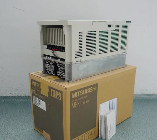 Mitsubishi Servo Driver MR-J2S-700A MR-J2S Series Servo Driver & Motor Original adn New