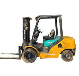 Komatsu 3 Ton Used Diesel Forklifts 4.5m Lifting Height 3 Masts Stages Moving