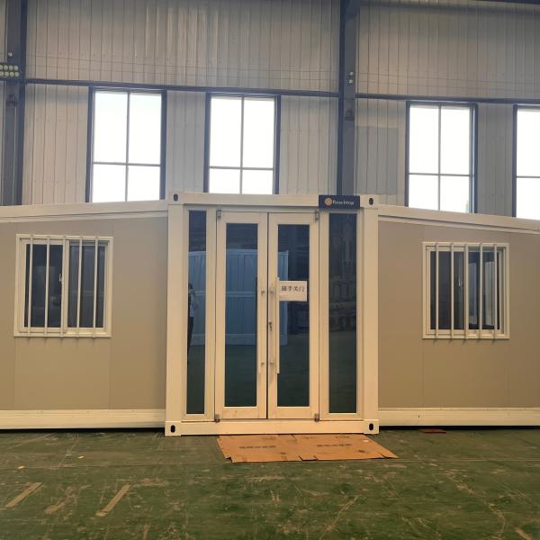 Galvanized Steel Frame REACHTOP 2 Bedrooms Foldable Container House with Wooden