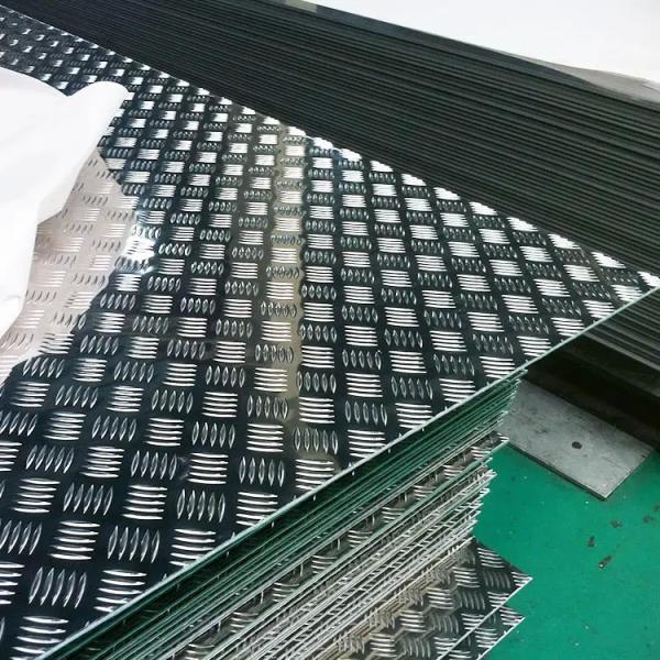 Cheap Width 1500mm Decorative Aluminum Sheet Panels Recyclability Checker Plate 1060 for sale