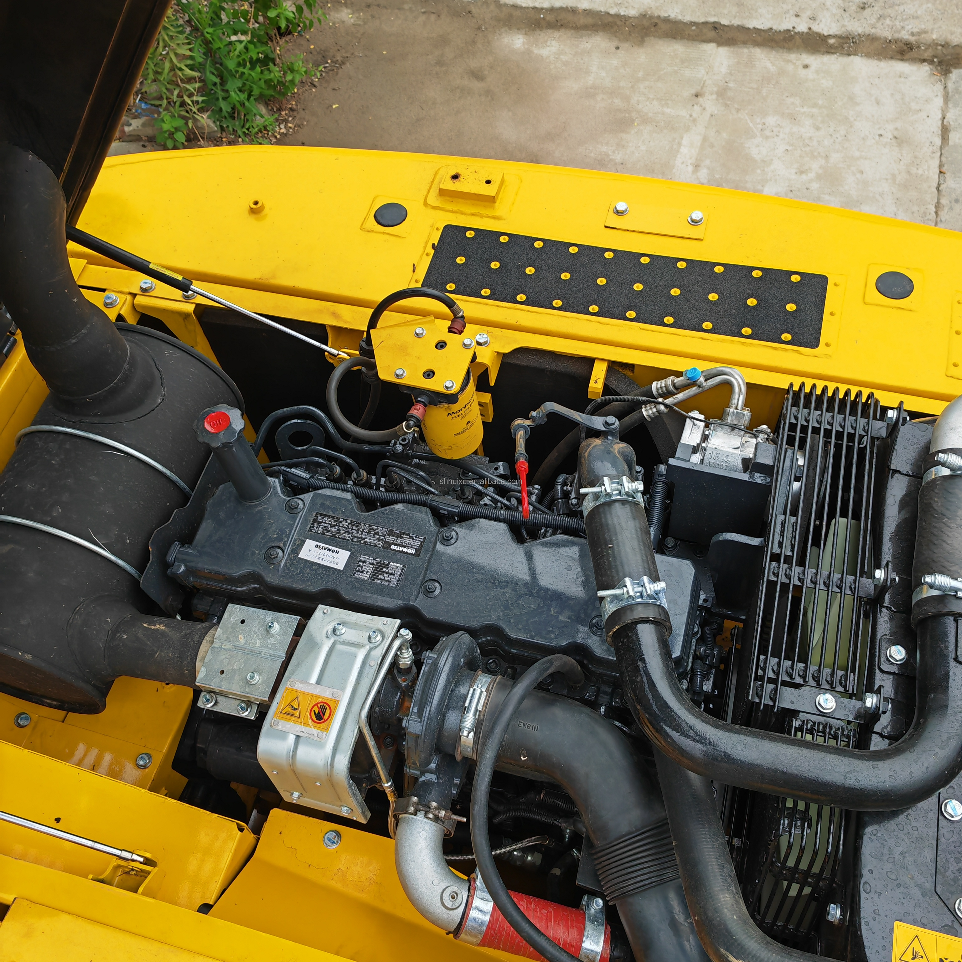 used crawler excavator with high power komatsu pc200/second hand komatsu pc200