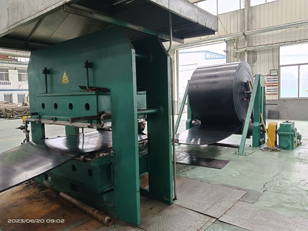 XLB-Q1350X10600X2 Fabric Core Rubber Conveyor Belt Production Line