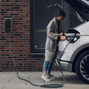 Quality 7KW-22kw 3 Phase Portable Wall Charger Station for Hongqi at Outdoor Shopping Mall wholesale