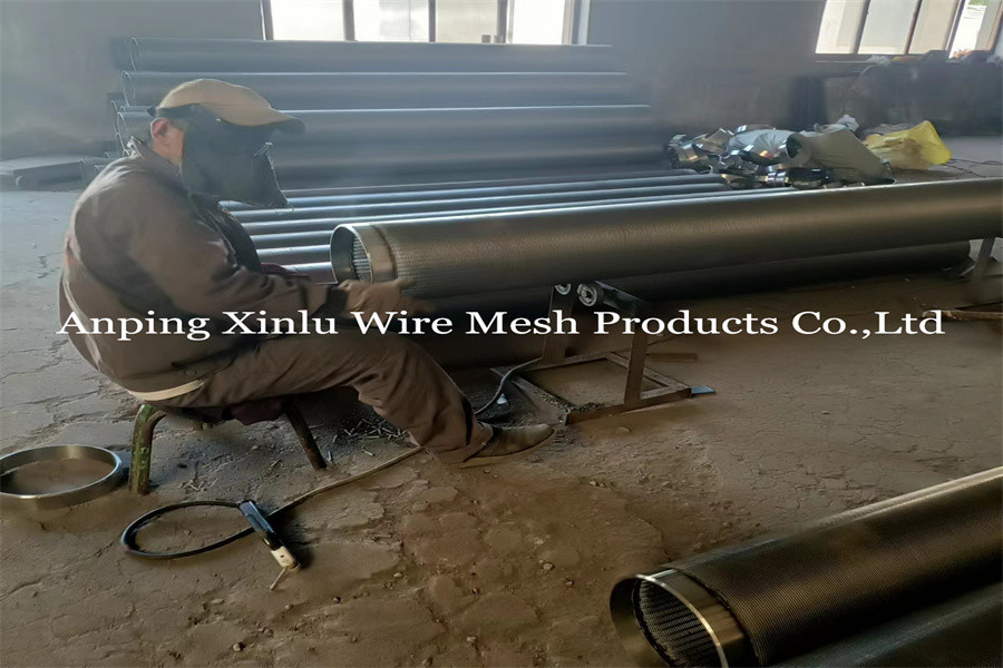 Non Clogging Johnson Wrapped Wire Welded Screen Pipes Continuous V Shaped Slot