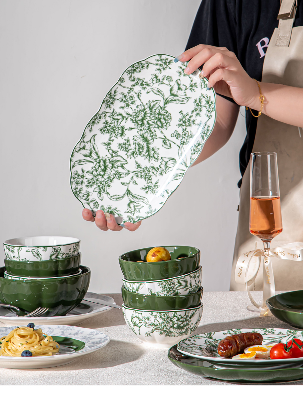 Restaurant Occasion Luxurious Green Ceramic Dinner Set With Flower Design