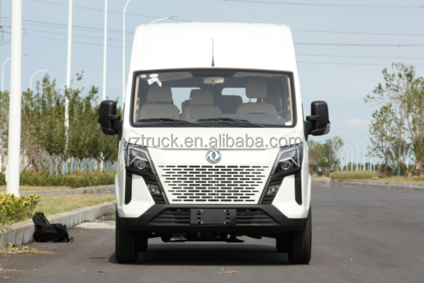 Manual Transmission Euro 5 Emission Standard Van Truck with 100kW/136HP Engine Power