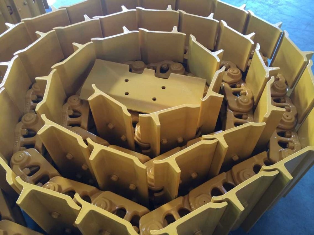 Bulldozer D8H Track Group in Black or Yellow with Smooth Finishing and Durable Design