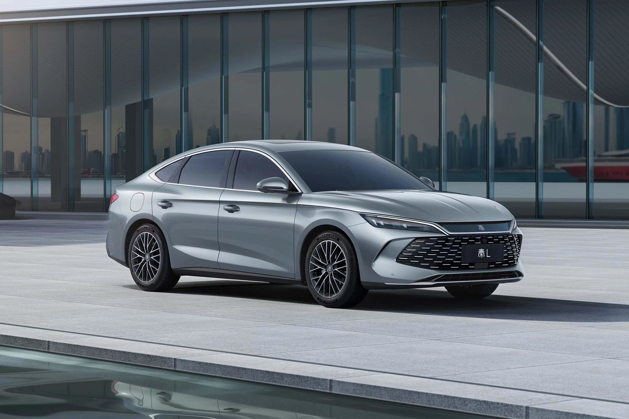 Plug In Hybrid FWD BYD Electric Car 520km Range Luxury BYD Qin L EV