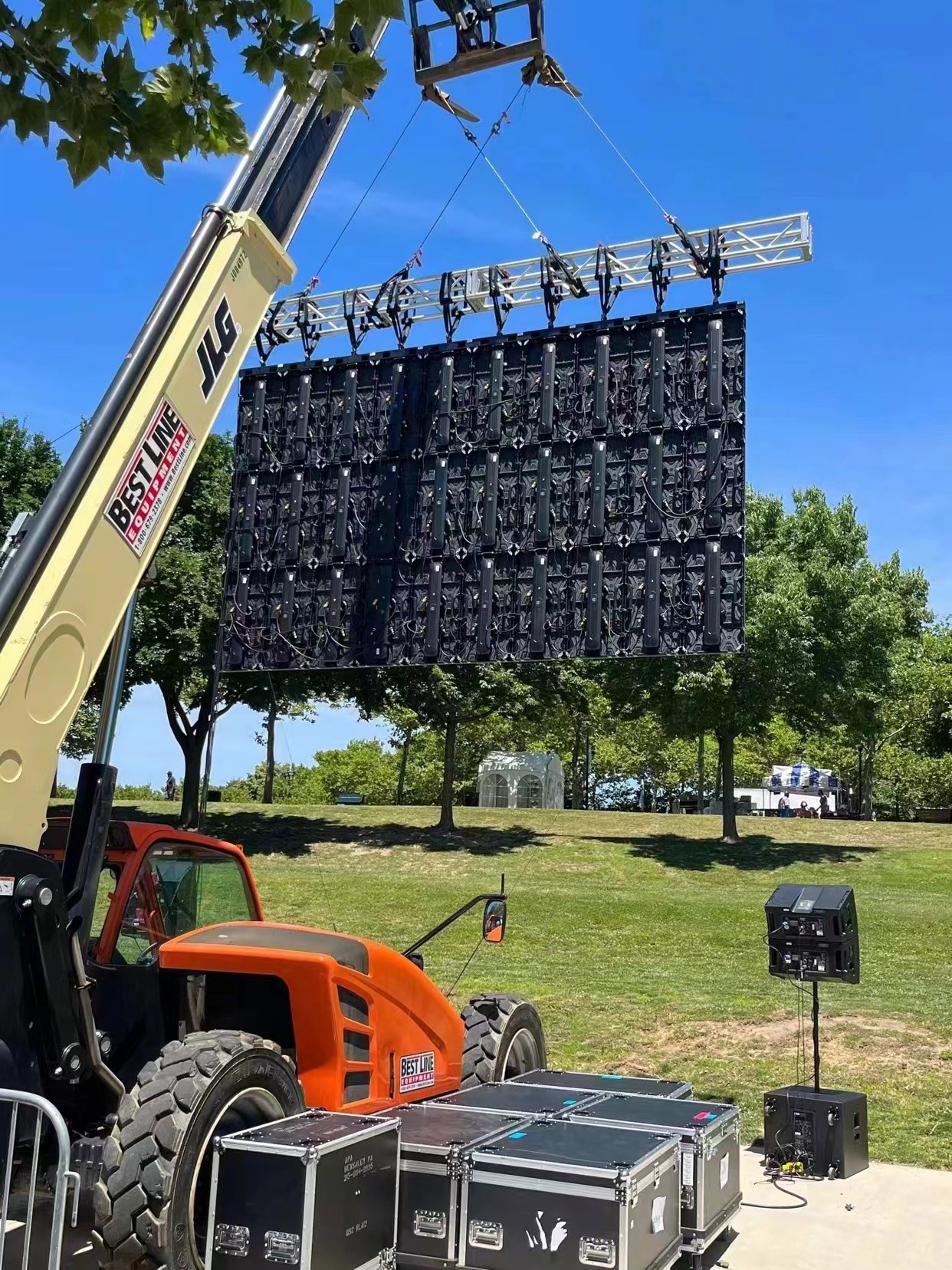 IP65 Outdoor Rental LED Display Die-cast Aluminum Cabinet with NovaStar Control System