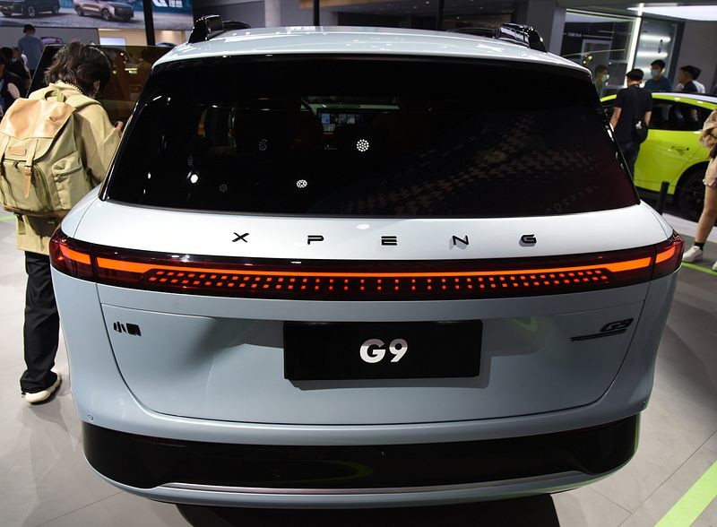 Xpeng G9 Luxury Large Size Electric SUV 5 Seater 702km Range 200km/H Max Speed