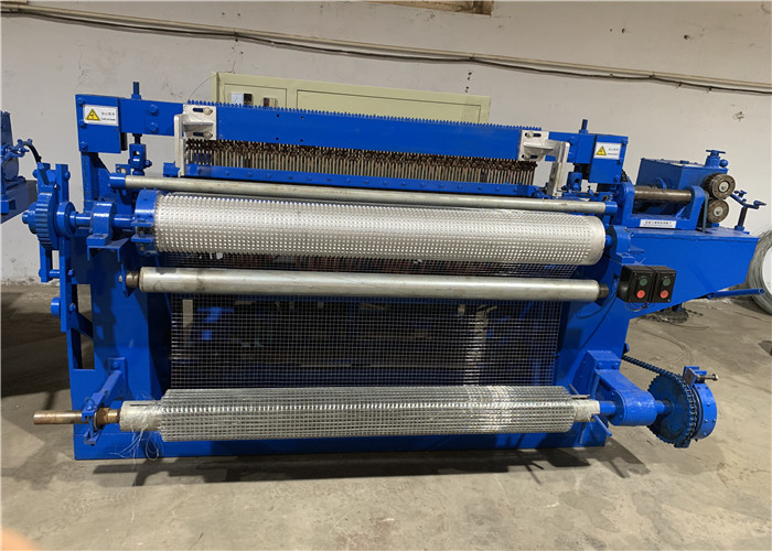 5.5kw Galvanized Wire Mesh Roll Welding Machine Electric Motor PLC Controlled
