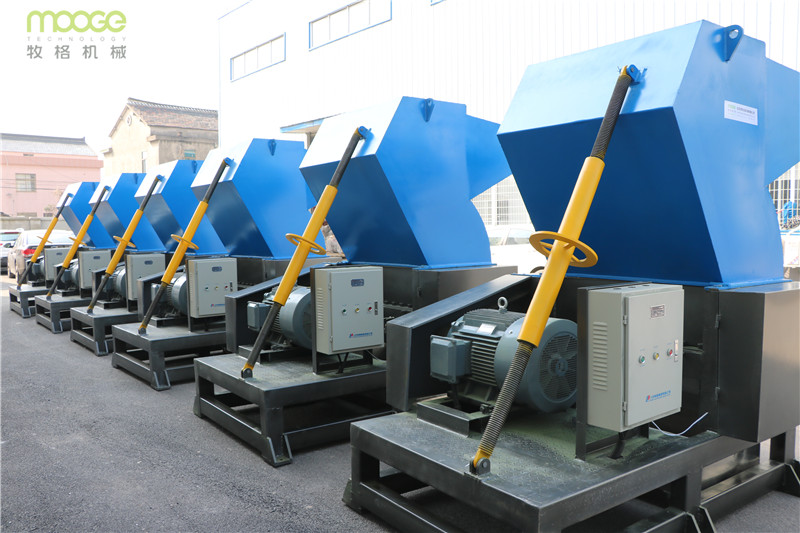 PP HDPE Waste Bottle Grinding Machine PE Crushing Economic