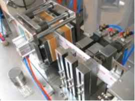 Medical Wet Wipes Folding Packing Machine Single Pack Low Operation, Ce Alcohol Wet Wipes Packing Machine