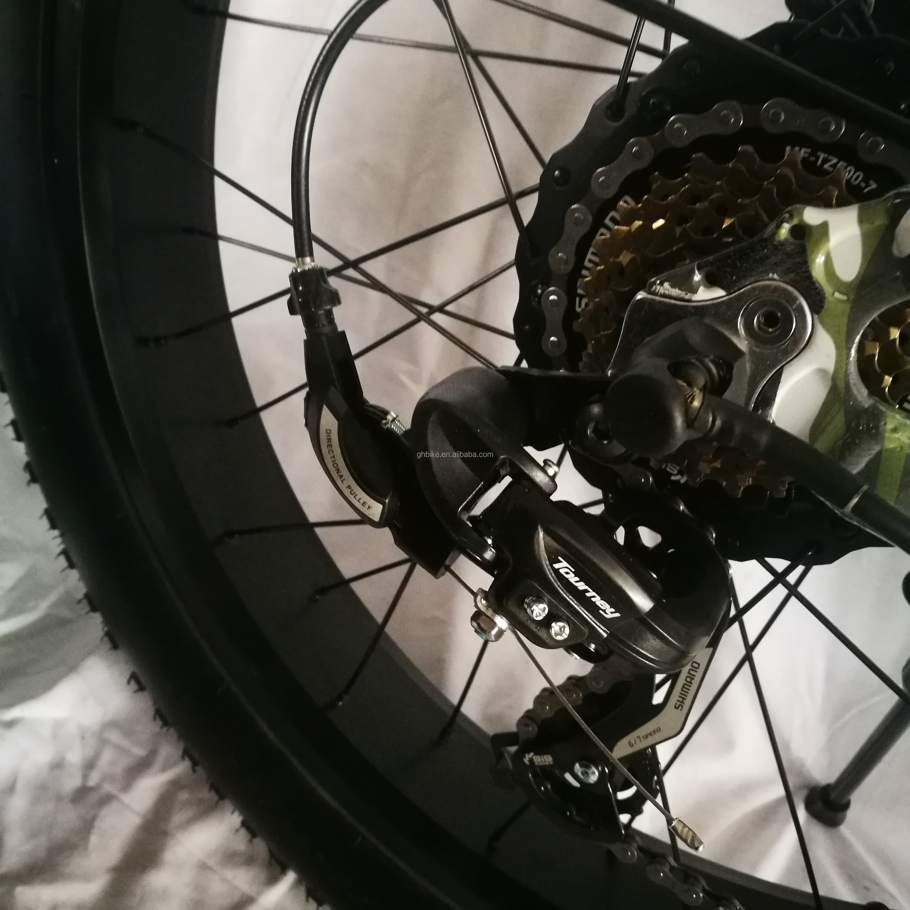 CE CPSC UN28.3 Certified 26" Electric Mountain Bike with 1000W Motor and 14AH Battery