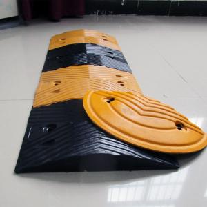Quality 500*350*40mm Traffic Roadway Speed Hump For Safety Warning wholesale