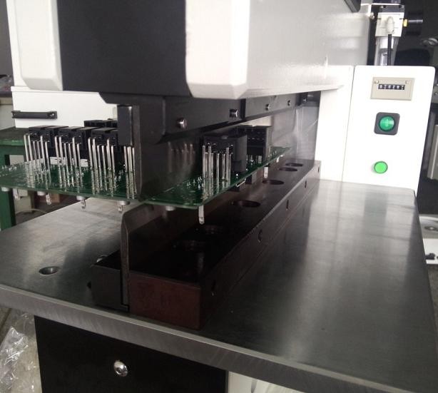High Speed V Cut PCB Depanel Circuit Board Cutter for Aluminum Board