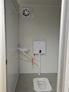 Quality Outdoor Steel Portable Toilet Temporary Modular Camping Public Shower Room wholesale