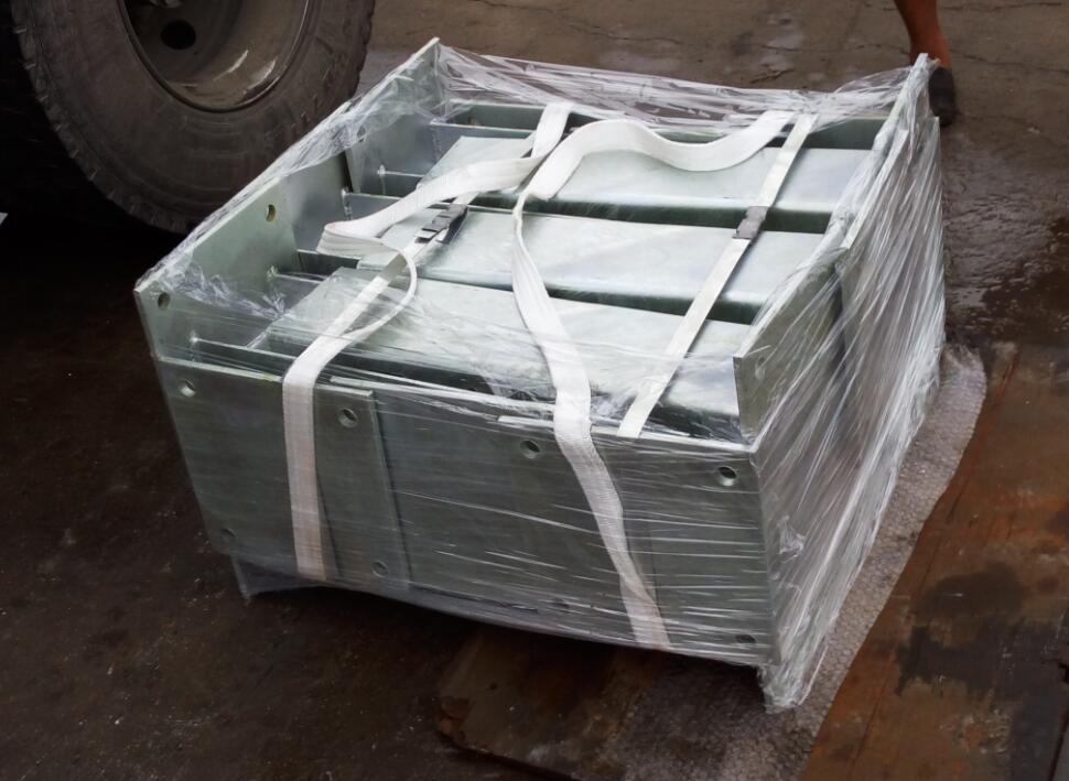 Galvanized Steel Guardrail Post For Roadway Safety On Highway Anti-Collision