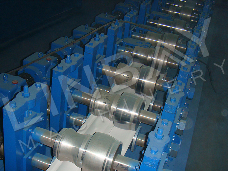 Wall Panel Structure Galvanized Steel Roller Shutter Door Roll Forming Production Line