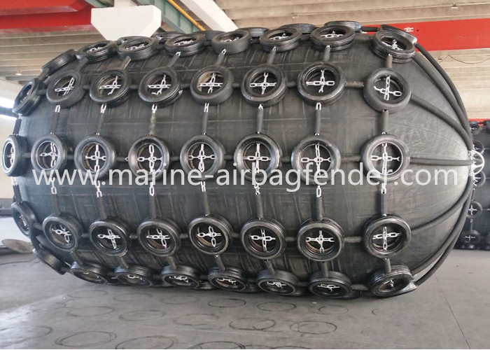 Versatile Yokohama Pneumatic Fenders For Various Marine Environments