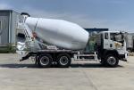 High Performance Euro 3 Concrete Truck With 9726ml Displacement For Smooth