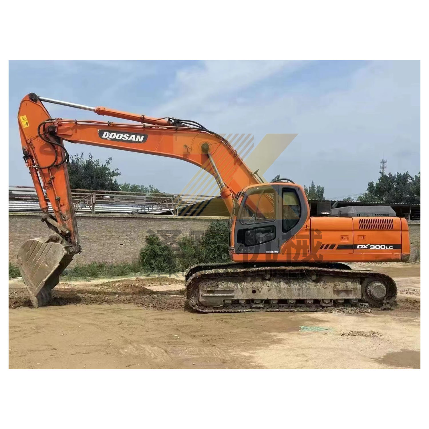 Used Doosan DX300 Excavator 151KW Original Heavy Construction Machine