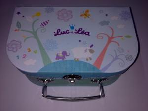 Quality fine pur handmade handle gift box for xmas gift children box gift party gift wholesale