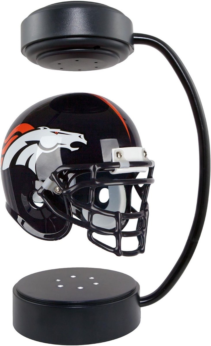 PA-0941 new magnetic levitation hover helmet ,floating sport helmet display rack