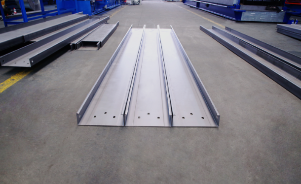 ISO9001 C Purlin Forming Machine For Steel Structure Of Industrial Buildings