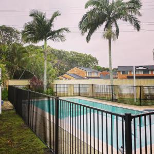 China Strong Steel Tube Barrier Fence Tubular Steel Palisade Fence And Gate on sale