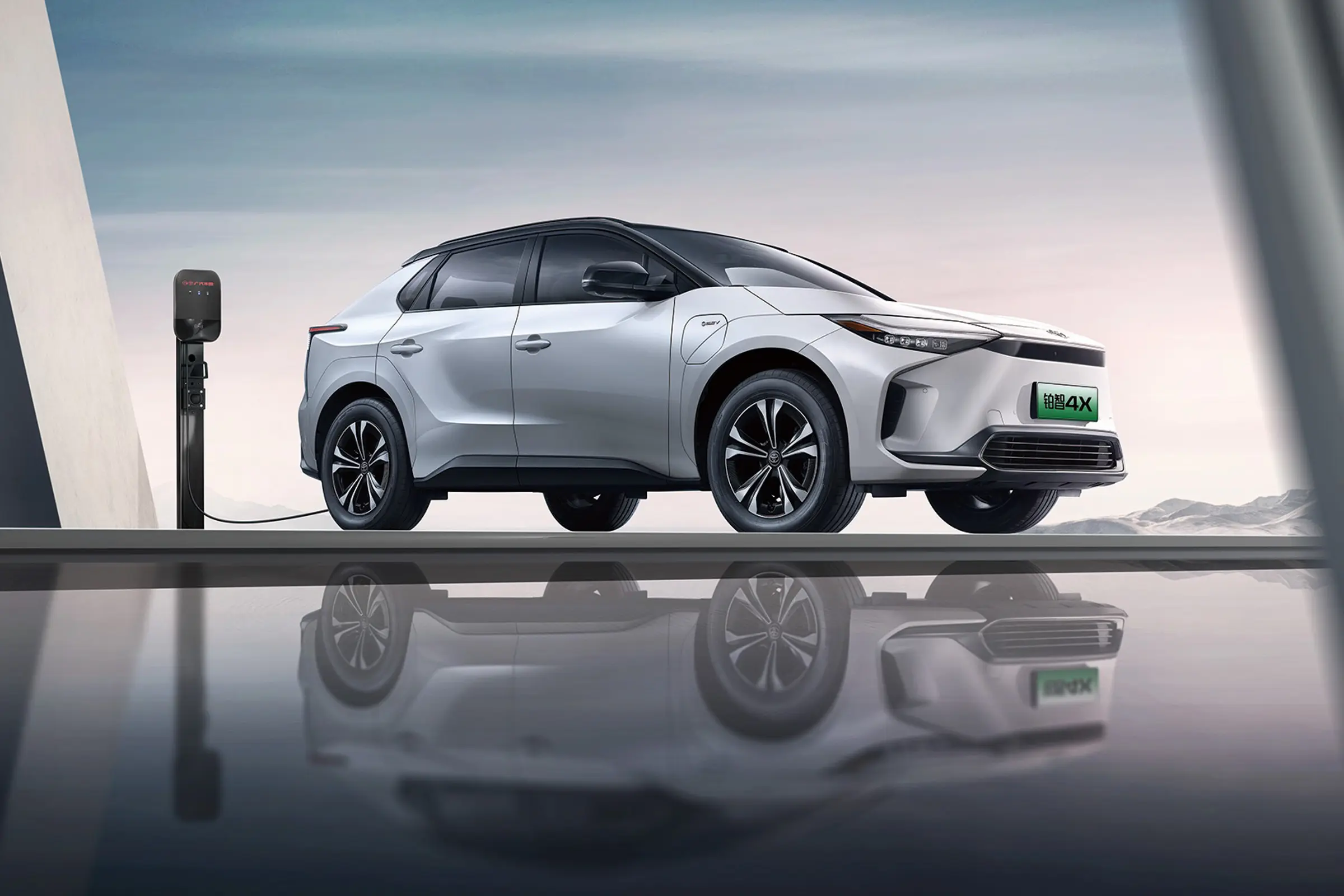4690x1860x1650 Length Width Height GAC To-yota Bz4x Air Pro Max 2024 Electric 4WD SUV with 2850mm Wheelbase