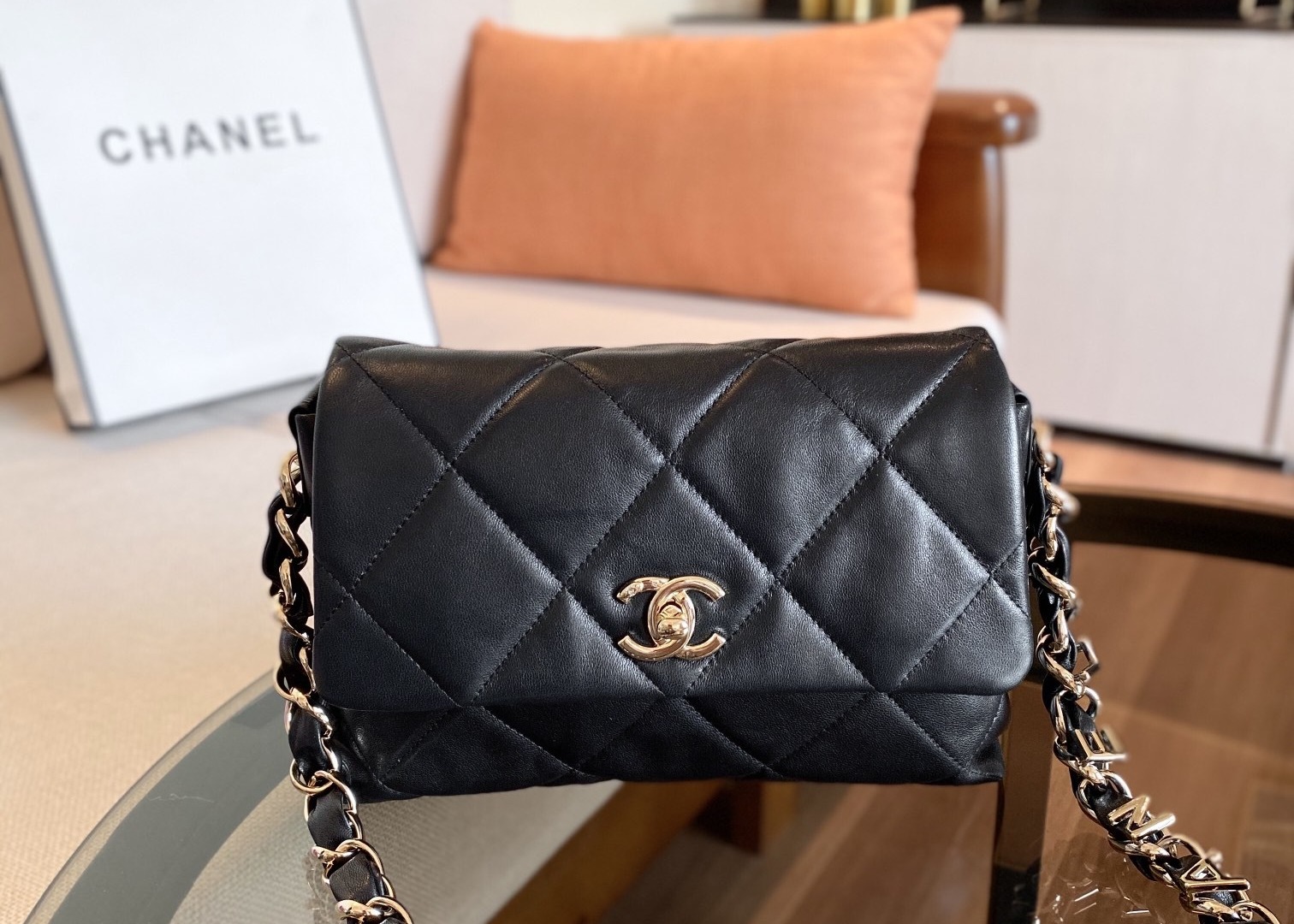 17cm Length Chain Shoulder Bag Daily Travel With Shallow Gold Hardware