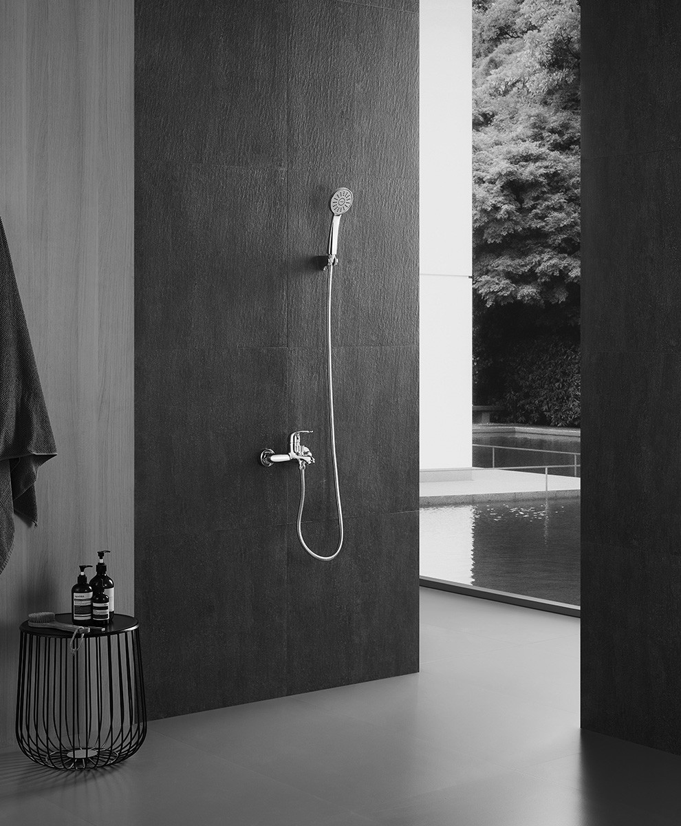 Wall-mounted Handshower Bathroom Single Lever Bath Round Shower Household Sanitary Ware