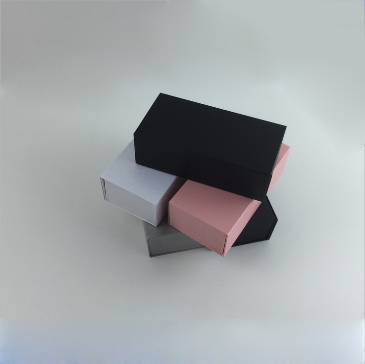Small custom design cardboard packaging paper folding gift box with magnets
