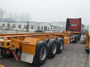 Quality 40ft 12m Tractor Trailer Truck 3 Axle Skeleton Semi Trailer For Container Transport wholesale