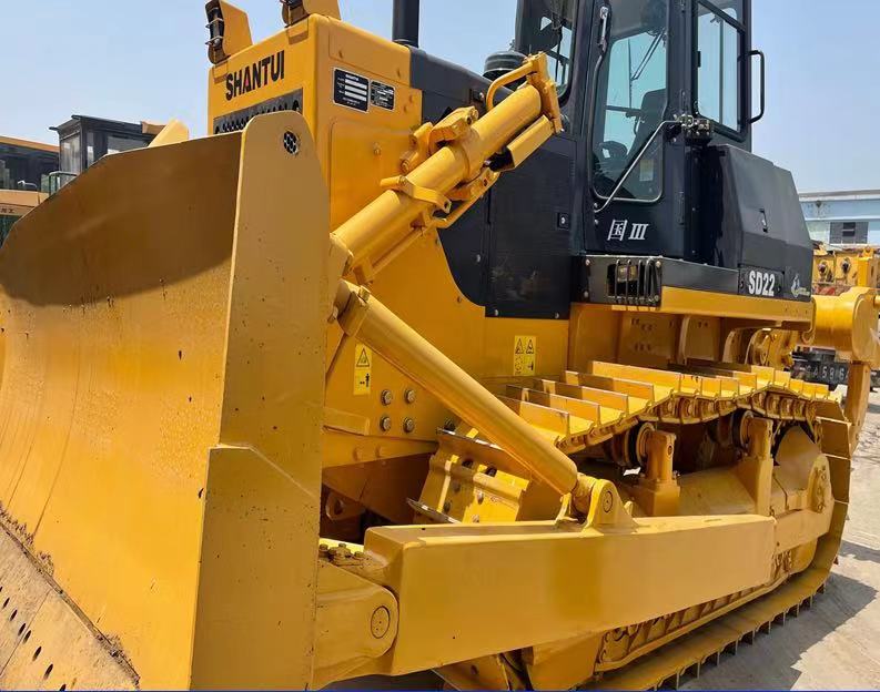 Building Material Shops Bulldozer Shantui Komatsu SD22 D65 with Kawasaki Hydraulic Valve