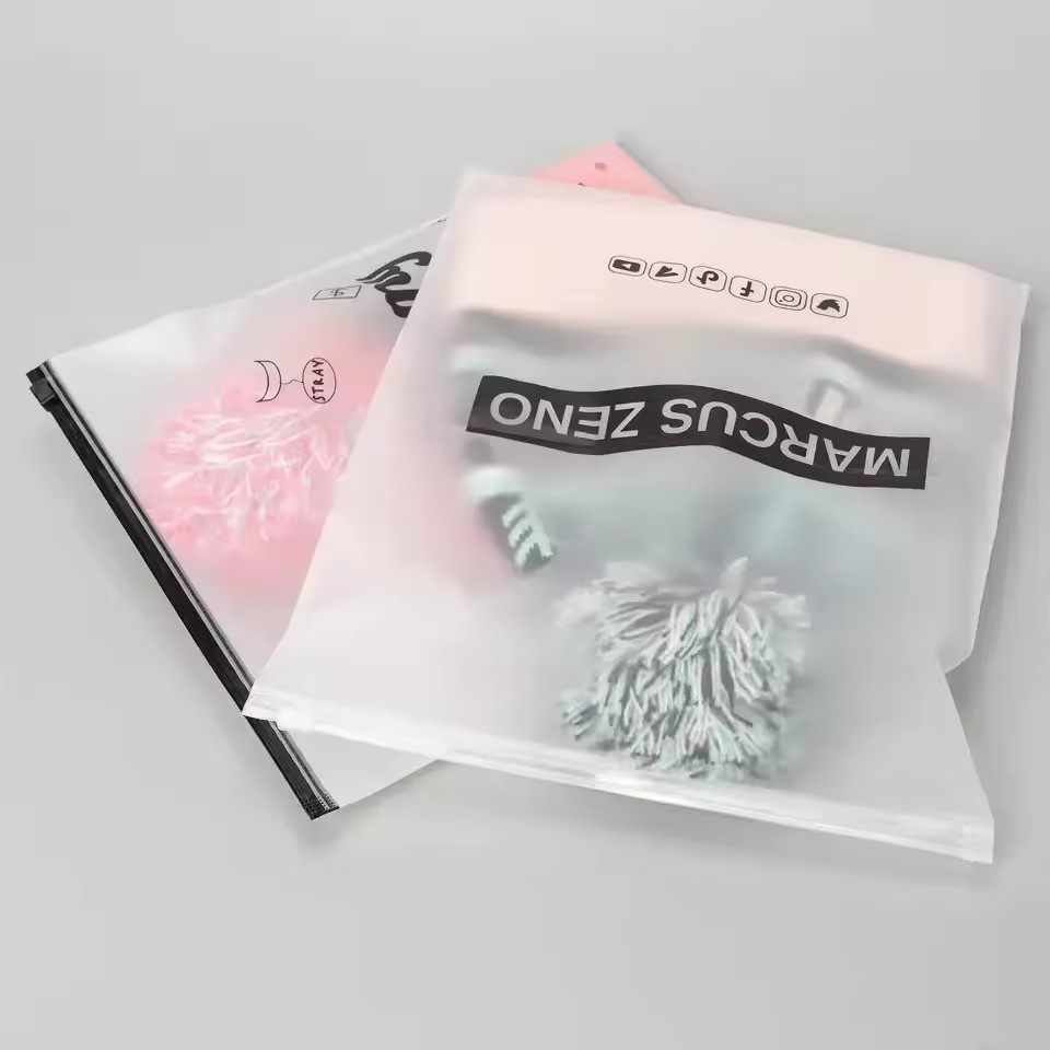 Travel Bag For Garment And Skin Care Product Zipper Plastic Packaging Bags