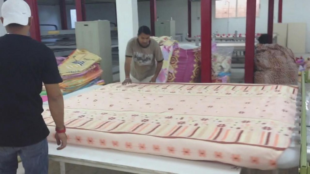 Interlining Piece Sleeping Blanket Small Quilt Production Line Fabric Quilting Machine