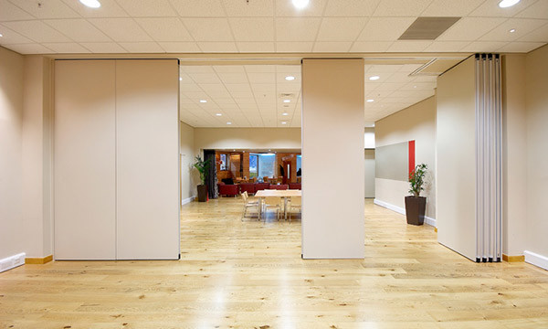College Classroom Sliding Folding Partitions Panel Thickness 85mm