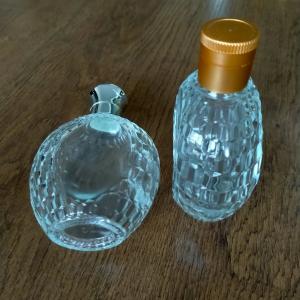Quality OEM Custom Luxury Women Glass Perfume Bottle with Screw Collar Lid and Base Material Glass wholesale