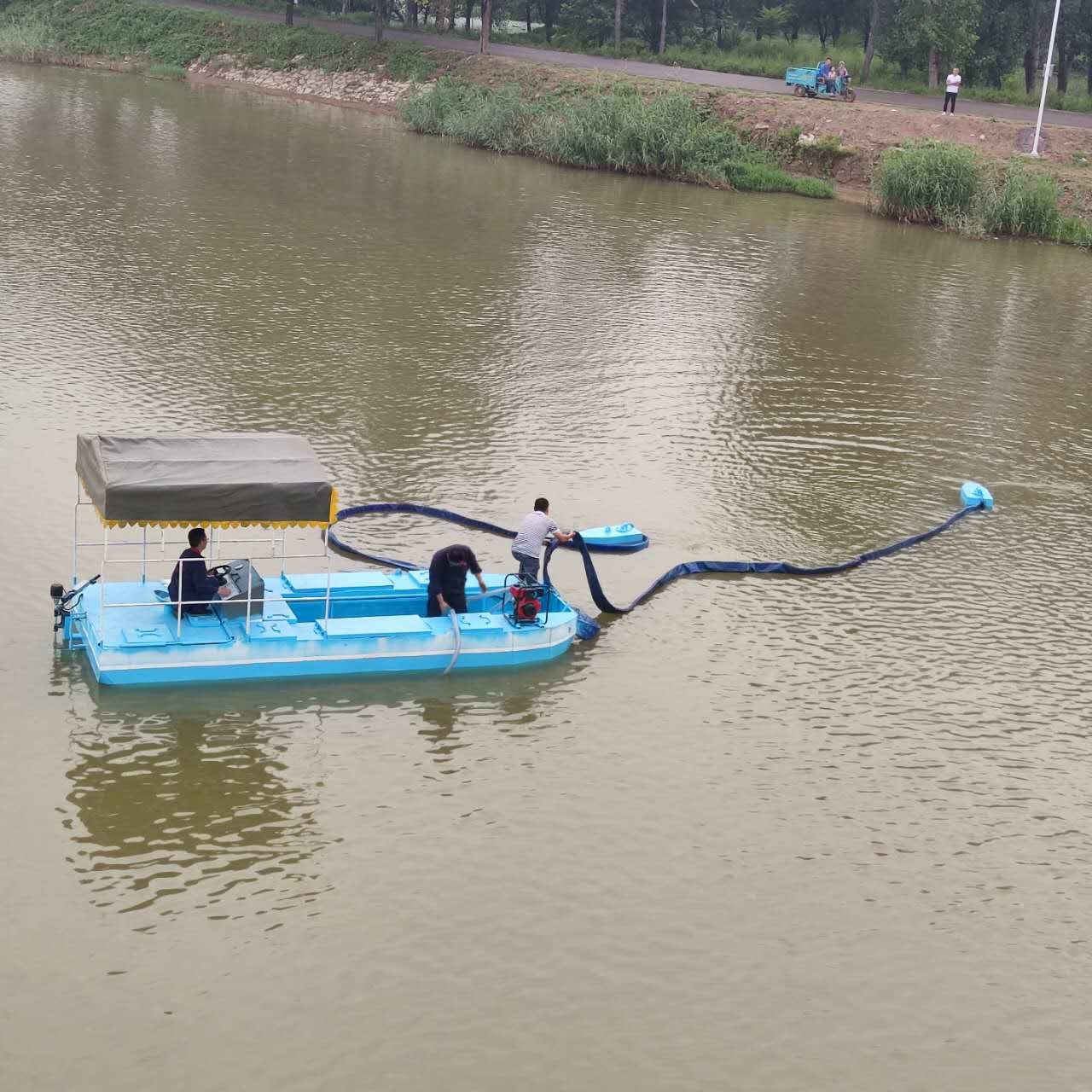 Cleaning Blue Algae Salvage Boat River Removal Floating Ship
