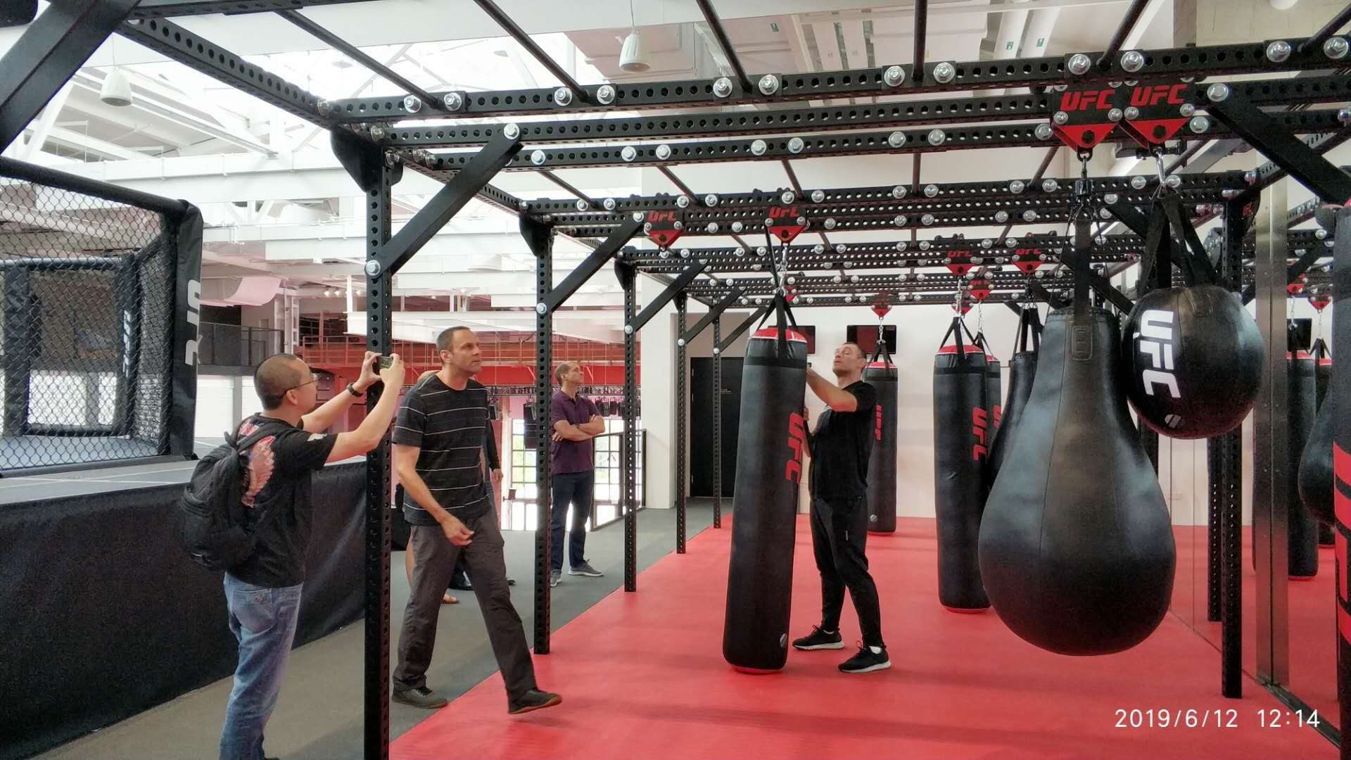 OEM Fitness Home Gym 63 Inch Kick Boxing Bag Equipment Freestanding Punching Bag PVC Training Bag