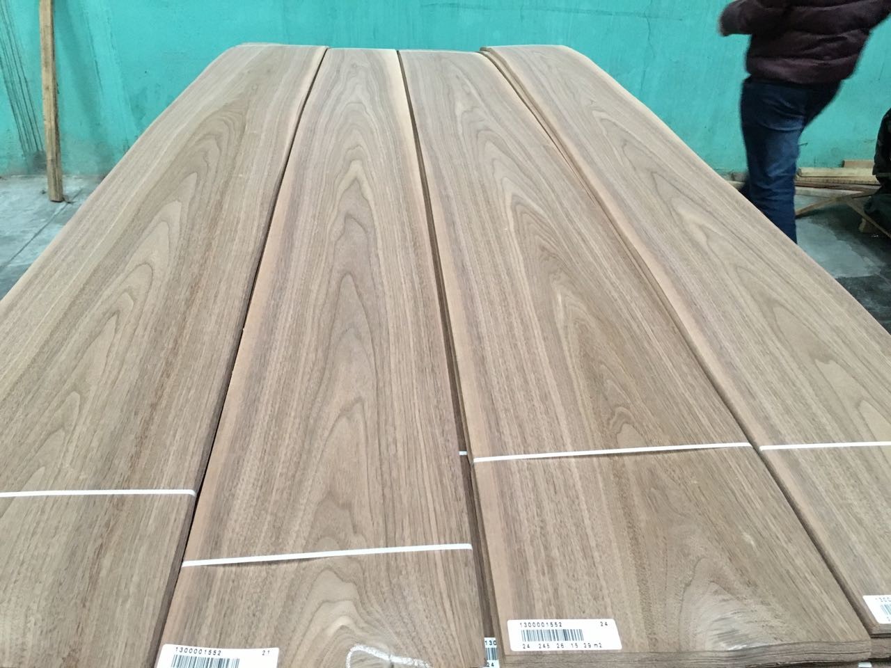 American Walnut Natural Wood Veneer Walnut Timber Veneer for Furniture Doors Panel Interior Decor