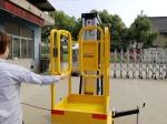 Anti Skid Mobile Aerial Work Platform High Strong Hydraulic Man Lift Yellow