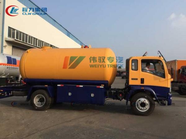 HOWO 140 Horse Power Mobile Gas Filling LPG Distribution Truck 15m3 With